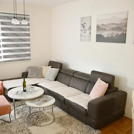 Z&r Sunlight Apartment