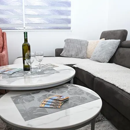 Z&r Sunlight Apartment *